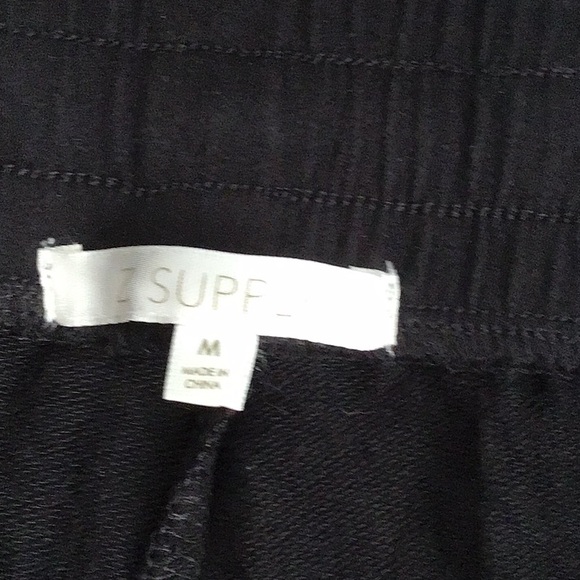 Z Supply set ! Black t-shirt and cropped pants both size medium - Picture 4 of 5